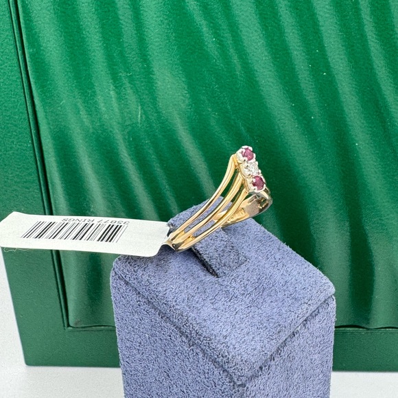 Ladies 14k Gold Diamond & Ruby size 6.5 - Picture 3 of 5